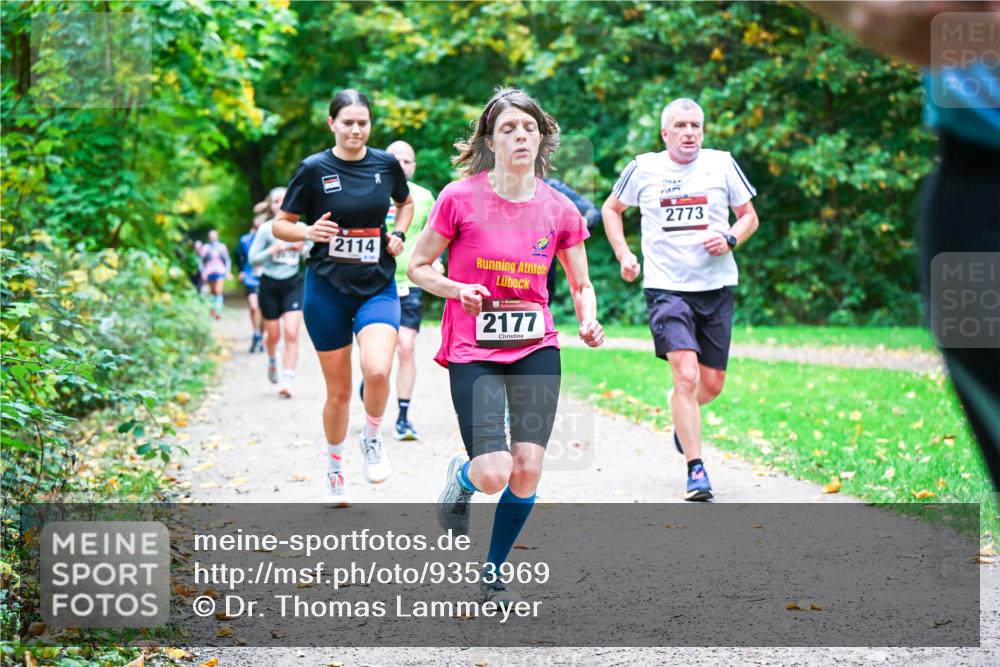 12.10.2025 - Bramfelder Halbmarathon 2025 Dr. Thomas Lammeyer http://msf.ph/oto/9353969 12.10.2025 10:48:47 Laufen 2114, 2177, 3340, 57, 2773 meine-sportfotos.de