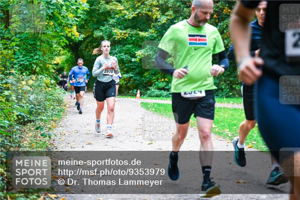 12.10.2025 - Bramfelder Halbmarathon 2025 Dr. Thomas Lammeyer http://msf.ph/oto/9353979 12.10.2025 10:48:49 Laufen 2812, 2970, 2324 meine-sportfotos.de