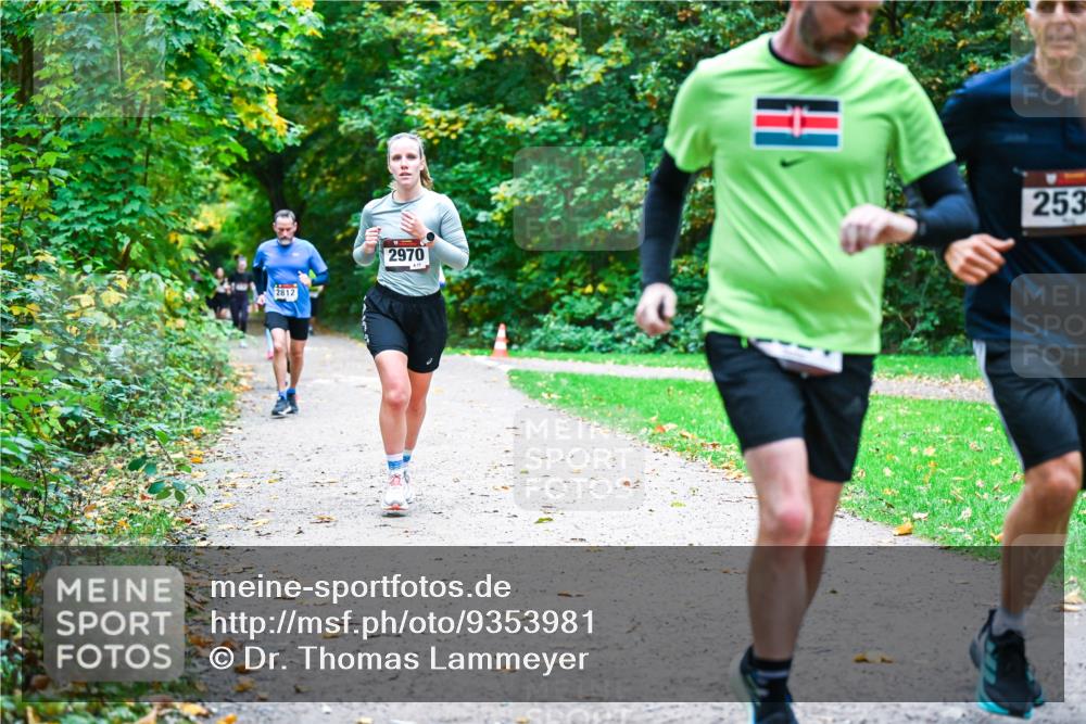 12.10.2025 - Bramfelder Halbmarathon 2025 Dr. Thomas Lammeyer http://msf.ph/oto/9353981 12.10.2025 10:48:49 Laufen 2812, 2970, 253 meine-sportfotos.de