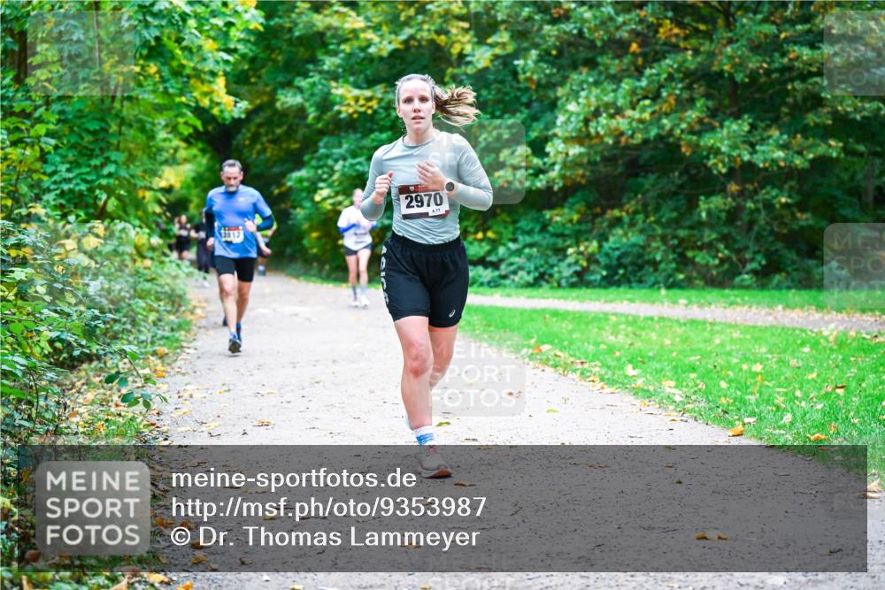12.10.2025 - Bramfelder Halbmarathon 2025 Dr. Thomas Lammeyer http://msf.ph/oto/9353987 12.10.2025 10:48:50 Laufen 2970 meine-sportfotos.de