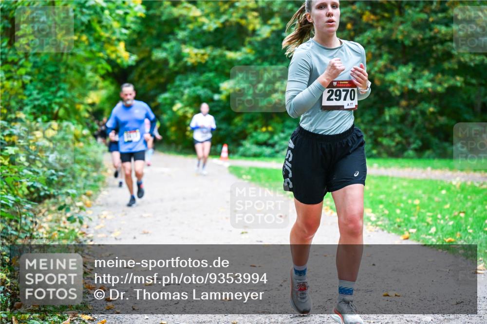 12.10.2025 - Bramfelder Halbmarathon 2025 Dr. Thomas Lammeyer http://msf.ph/oto/9353994 12.10.2025 10:48:51 Laufen 2970, 77 meine-sportfotos.de