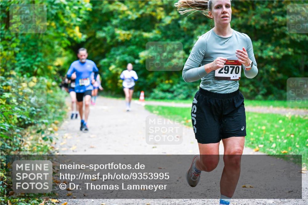 12.10.2025 - Bramfelder Halbmarathon 2025 Dr. Thomas Lammeyer http://msf.ph/oto/9353995 12.10.2025 10:48:51 Laufen 34, 2970, 77 meine-sportfotos.de