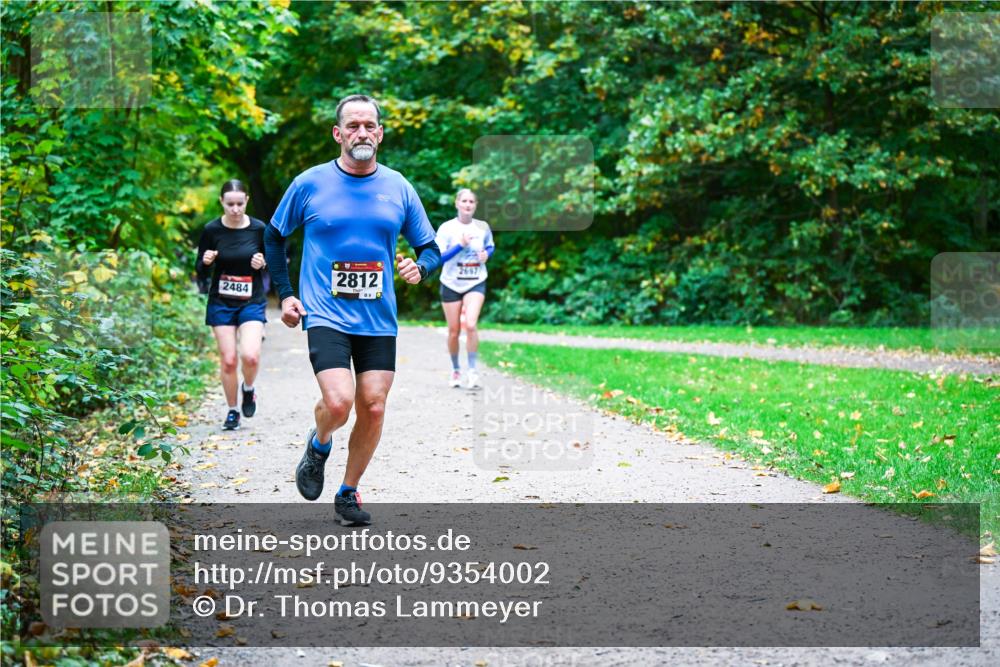 12.10.2025 - Bramfelder Halbmarathon 2025 Dr. Thomas Lammeyer http://msf.ph/oto/9354002 12.10.2025 10:48:53 Laufen 2484, 2812, 2697 meine-sportfotos.de