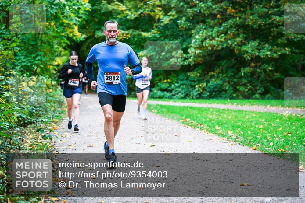 12.10.2025 - Bramfelder Halbmarathon 2025 Dr. Thomas Lammeyer http://msf.ph/oto/9354003 12.10.2025 10:48:53 Laufen 2484, 2812, 89 meine-sportfotos.de