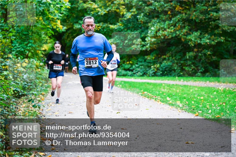 12.10.2025 - Bramfelder Halbmarathon 2025 Dr. Thomas Lammeyer http://msf.ph/oto/9354004 12.10.2025 10:48:53 Laufen 2484, 2812 meine-sportfotos.de
