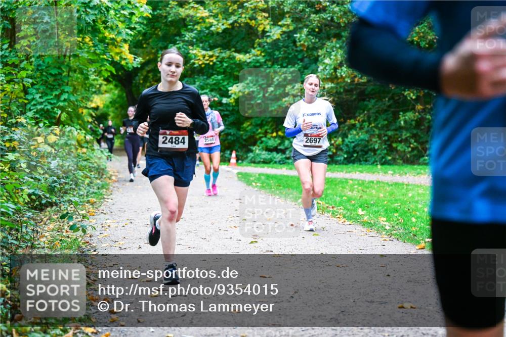 12.10.2025 - Bramfelder Halbmarathon 2025 Dr. Thomas Lammeyer http://msf.ph/oto/9354015 12.10.2025 10:48:55 Laufen 2484, 2581, 2697 meine-sportfotos.de