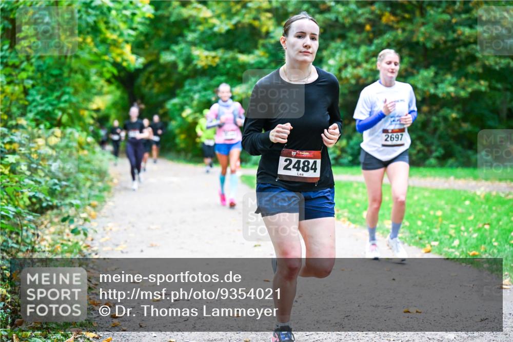 12.10.2025 - Bramfelder Halbmarathon 2025 Dr. Thomas Lammeyer http://msf.ph/oto/9354021 12.10.2025 10:48:55 Laufen 2484, 2697 meine-sportfotos.de