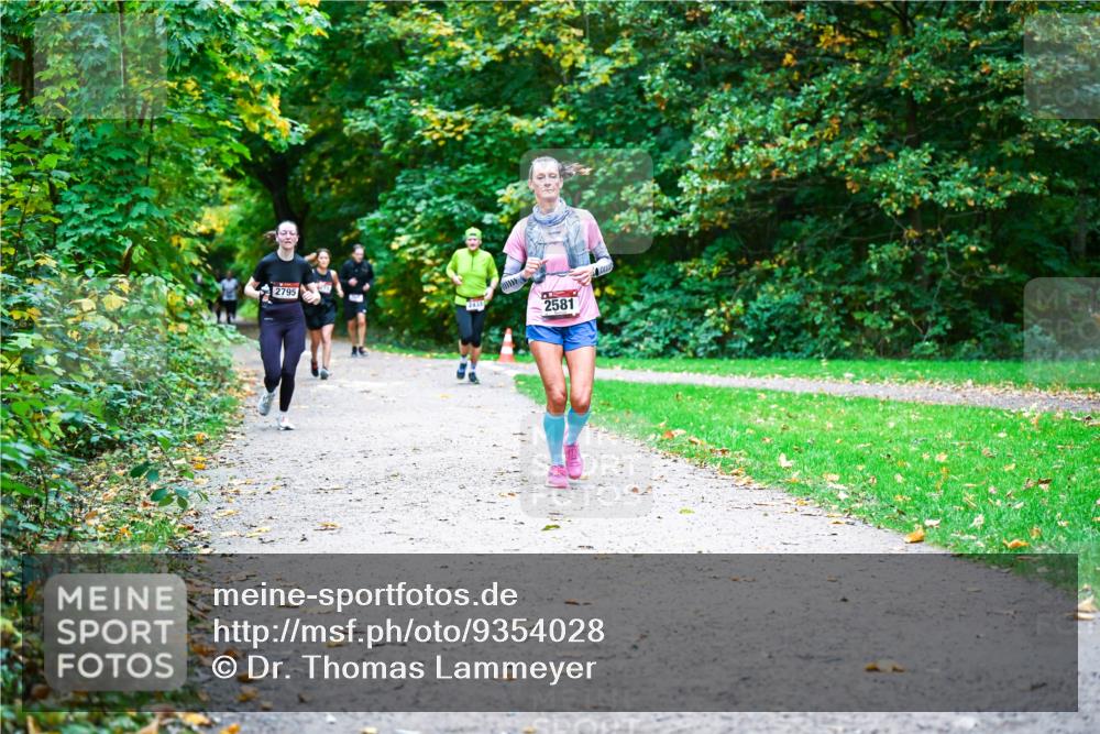 12.10.2025 - Bramfelder Halbmarathon 2025 Dr. Thomas Lammeyer http://msf.ph/oto/9354028 12.10.2025 10:48:57 Laufen 2795, 2581 meine-sportfotos.de