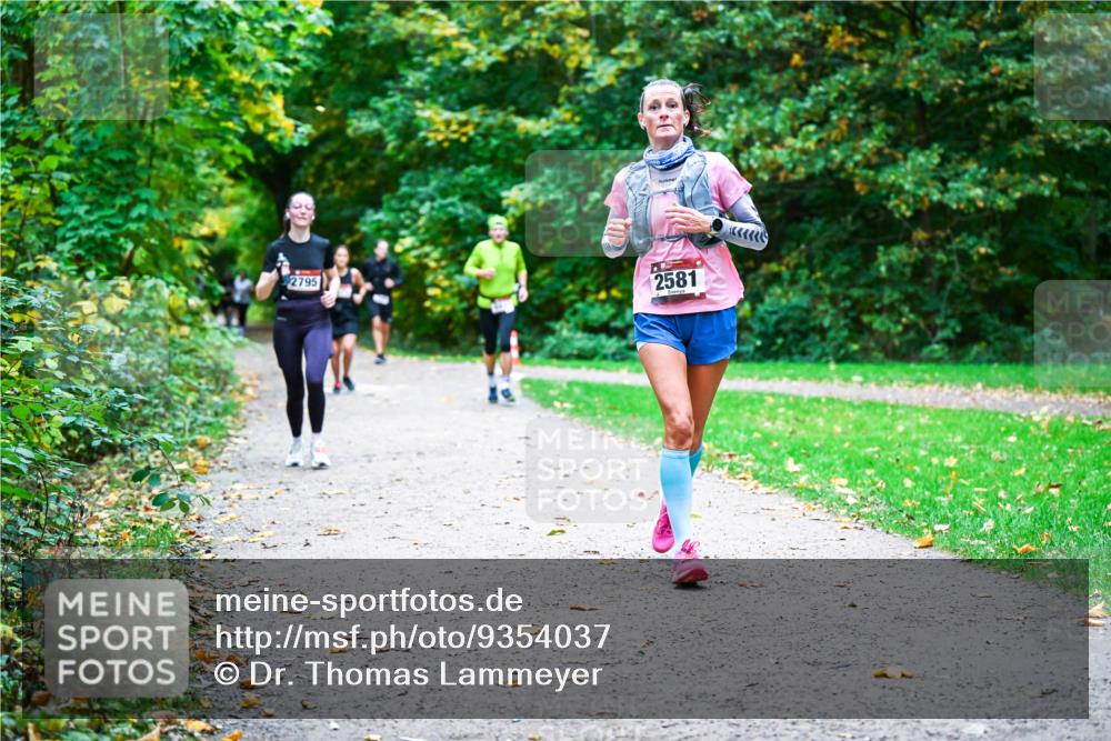 12.10.2025 - Bramfelder Halbmarathon 2025 Dr. Thomas Lammeyer http://msf.ph/oto/9354037 12.10.2025 10:48:58 Laufen 2795, 2581 meine-sportfotos.de