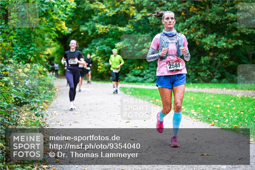 12.10.2025 - Bramfelder Halbmarathon 2025 Dr. Thomas Lammeyer http://msf.ph/oto/9354040 12.10.2025 10:48:58 Laufen 279, 2581 meine-sportfotos.de