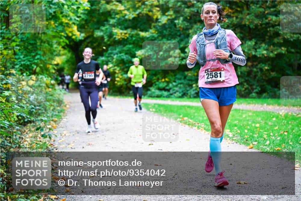 12.10.2025 - Bramfelder Halbmarathon 2025 Dr. Thomas Lammeyer http://msf.ph/oto/9354042 12.10.2025 10:48:59 Laufen 2795, 2581 meine-sportfotos.de