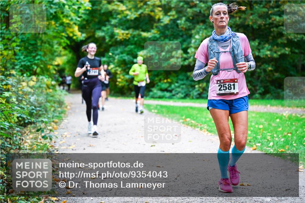 12.10.2025 - Bramfelder Halbmarathon 2025 Dr. Thomas Lammeyer http://msf.ph/oto/9354043 12.10.2025 10:48:59 Laufen 2581 meine-sportfotos.de