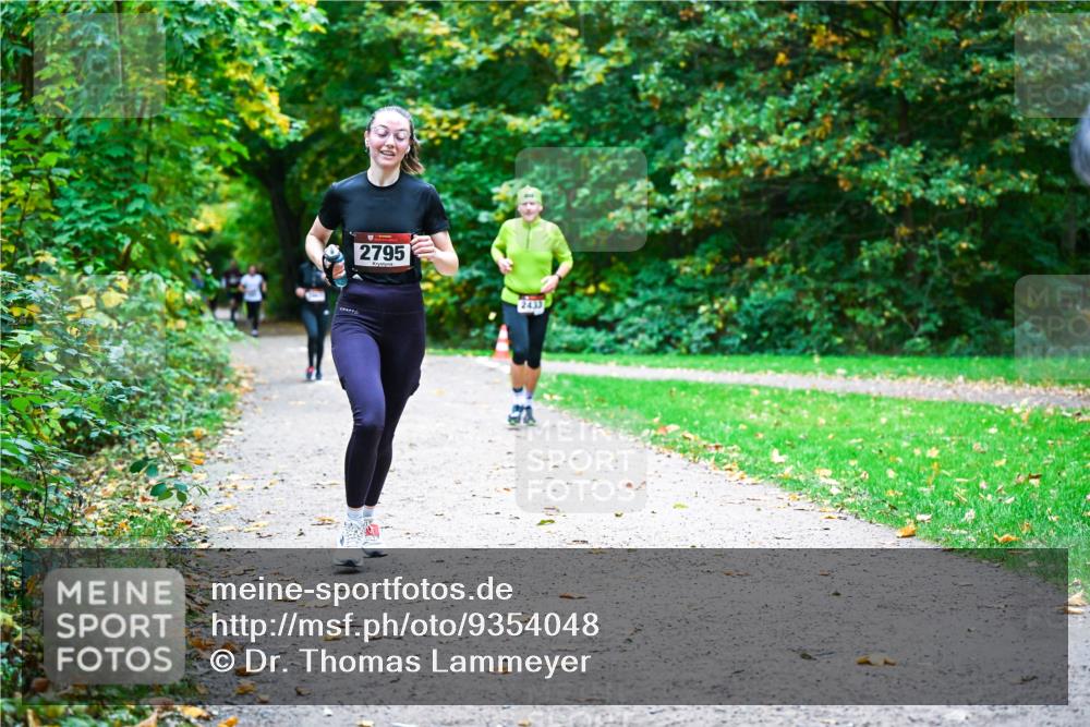 12.10.2025 - Bramfelder Halbmarathon 2025 Dr. Thomas Lammeyer http://msf.ph/oto/9354048 12.10.2025 10:49:00 Laufen 2795, 2433 meine-sportfotos.de