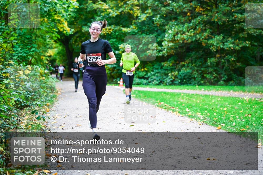 12.10.2025 - Bramfelder Halbmarathon 2025 Dr. Thomas Lammeyer http://msf.ph/oto/9354049 12.10.2025 10:49:00 Laufen 2795, 2433 meine-sportfotos.de