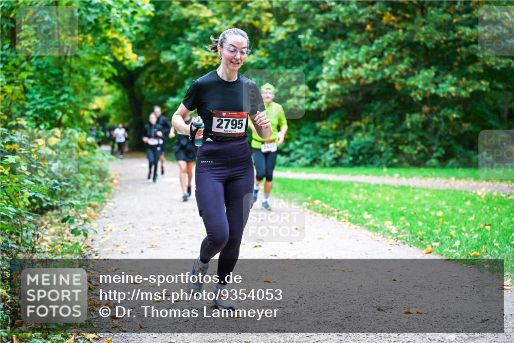 12.10.2025 - Bramfelder Halbmarathon 2025 Dr. Thomas Lammeyer http://msf.ph/oto/9354053 12.10.2025 10:49:00 Laufen 2795, 2435 meine-sportfotos.de
