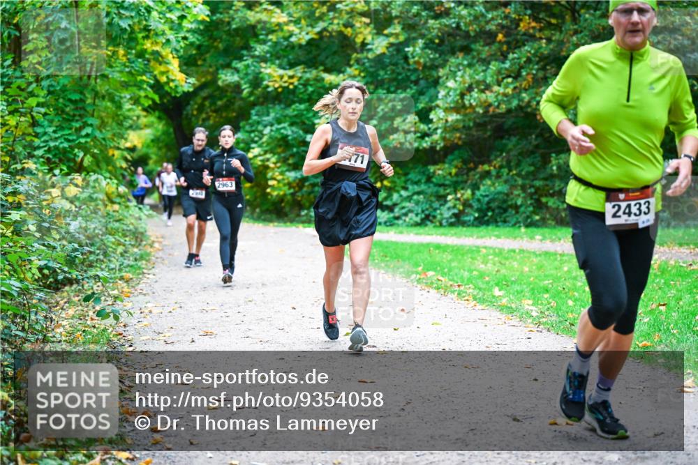 12.10.2025 - Bramfelder Halbmarathon 2025 Dr. Thomas Lammeyer http://msf.ph/oto/9354058 12.10.2025 10:49:03 Laufen 2970, 2963, 71, 2433 meine-sportfotos.de