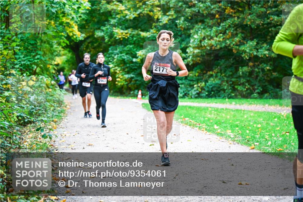12.10.2025 - Bramfelder Halbmarathon 2025 Dr. Thomas Lammeyer http://msf.ph/oto/9354061 12.10.2025 10:49:04 Laufen 2963, 2171 meine-sportfotos.de