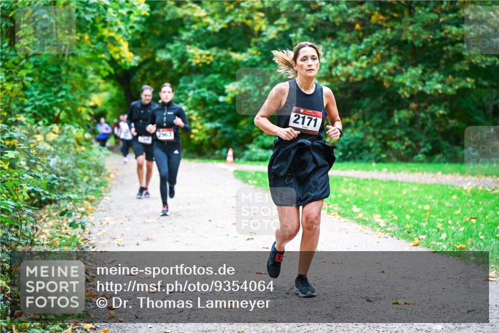 12.10.2025 - Bramfelder Halbmarathon 2025 Dr. Thomas Lammeyer http://msf.ph/oto/9354064 12.10.2025 10:49:04 Laufen 2963, 2171 meine-sportfotos.de
