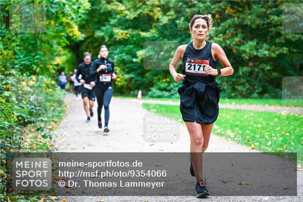 12.10.2025 - Bramfelder Halbmarathon 2025 Dr. Thomas Lammeyer http://msf.ph/oto/9354066 12.10.2025 10:49:04 Laufen 2171 meine-sportfotos.de