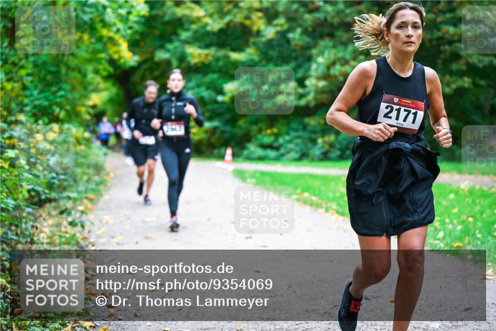12.10.2025 - Bramfelder Halbmarathon 2025 Dr. Thomas Lammeyer http://msf.ph/oto/9354069 12.10.2025 10:49:05 Laufen 2171 meine-sportfotos.de