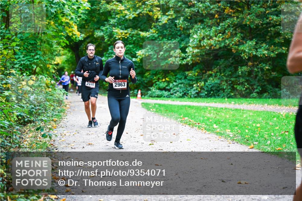 12.10.2025 - Bramfelder Halbmarathon 2025 Dr. Thomas Lammeyer http://msf.ph/oto/9354071 12.10.2025 10:49:05 Laufen 2910, 2963 meine-sportfotos.de