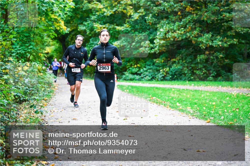 12.10.2025 - Bramfelder Halbmarathon 2025 Dr. Thomas Lammeyer http://msf.ph/oto/9354073 12.10.2025 10:49:06 Laufen 2910, 2963 meine-sportfotos.de
