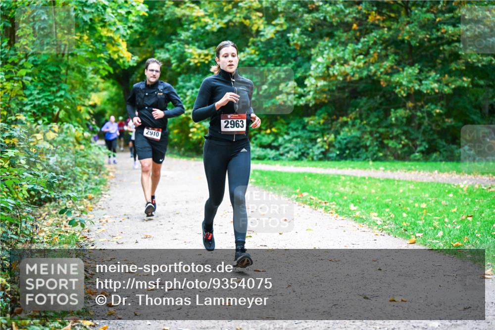 12.10.2025 - Bramfelder Halbmarathon 2025 Dr. Thomas Lammeyer http://msf.ph/oto/9354075 12.10.2025 10:49:06 Laufen 2910, 2963 meine-sportfotos.de
