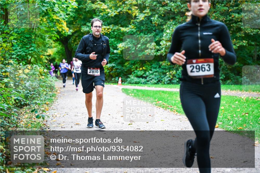 12.10.2025 - Bramfelder Halbmarathon 2025 Dr. Thomas Lammeyer http://msf.ph/oto/9354082 12.10.2025 10:49:07 Laufen 2910, 2963 meine-sportfotos.de