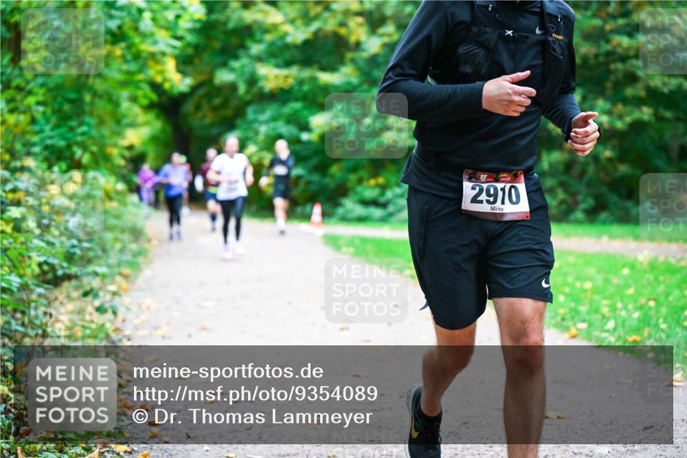 12.10.2025 - Bramfelder Halbmarathon 2025 Dr. Thomas Lammeyer http://msf.ph/oto/9354089 12.10.2025 10:49:09 Laufen 2910 meine-sportfotos.de