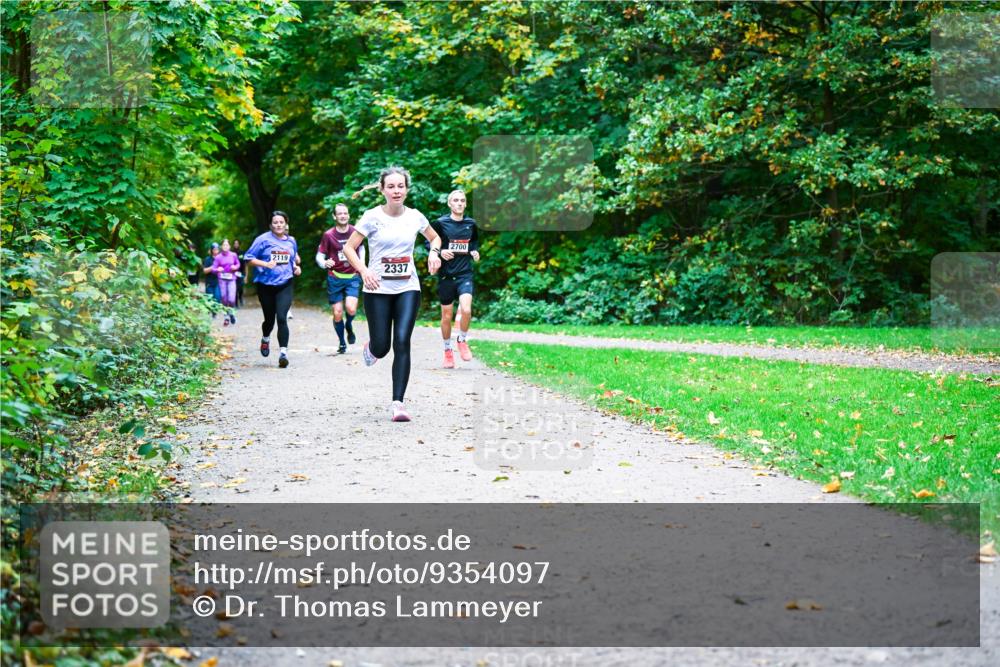 12.10.2025 - Bramfelder Halbmarathon 2025 Dr. Thomas Lammeyer http://msf.ph/oto/9354097 12.10.2025 10:49:10 Laufen 2119, 2337, 2700 meine-sportfotos.de