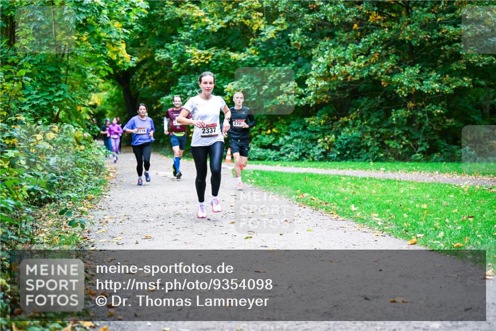 12.10.2025 - Bramfelder Halbmarathon 2025 Dr. Thomas Lammeyer http://msf.ph/oto/9354098 12.10.2025 10:49:11 Laufen 2119, 2337, 270 meine-sportfotos.de