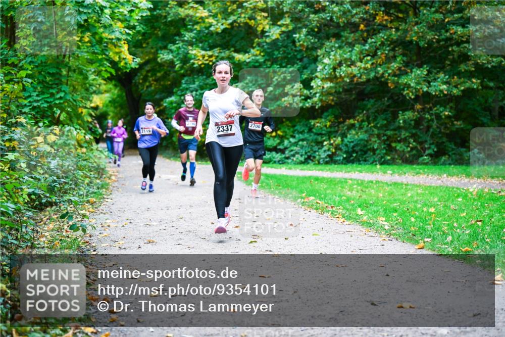 12.10.2025 - Bramfelder Halbmarathon 2025 Dr. Thomas Lammeyer http://msf.ph/oto/9354101 12.10.2025 10:49:11 Laufen 2119, 2190, 2337, 2700 meine-sportfotos.de