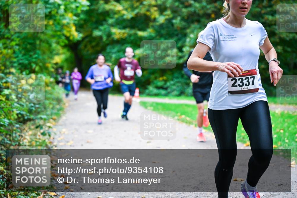 12.10.2025 - Bramfelder Halbmarathon 2025 Dr. Thomas Lammeyer http://msf.ph/oto/9354108 12.10.2025 10:49:13 Laufen 2337 meine-sportfotos.de