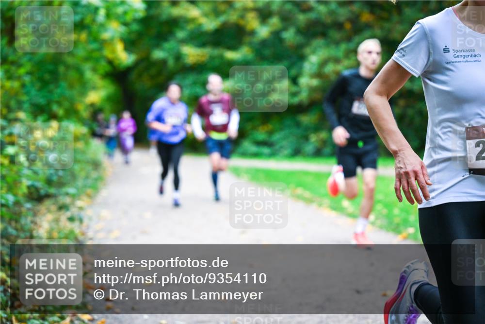 12.10.2025 - Bramfelder Halbmarathon 2025 Dr. Thomas Lammeyer http://msf.ph/oto/9354110 12.10.2025 10:49:13 Laufen 2 meine-sportfotos.de