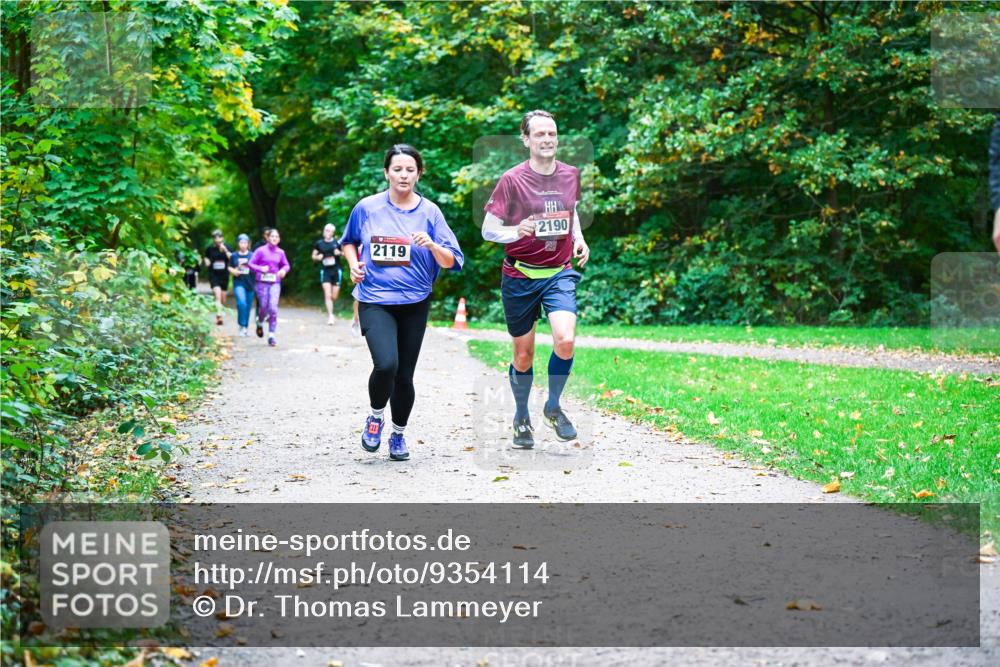 12.10.2025 - Bramfelder Halbmarathon 2025 Dr. Thomas Lammeyer http://msf.ph/oto/9354114 12.10.2025 10:49:14 Laufen 2119, 2190 meine-sportfotos.de