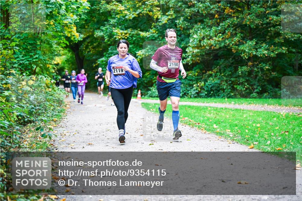 12.10.2025 - Bramfelder Halbmarathon 2025 Dr. Thomas Lammeyer http://msf.ph/oto/9354115 12.10.2025 10:49:14 Laufen 2119, 2190 meine-sportfotos.de