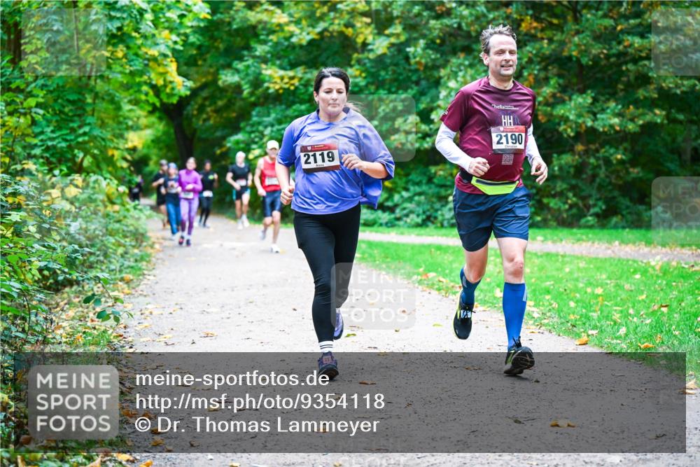 12.10.2025 - Bramfelder Halbmarathon 2025 Dr. Thomas Lammeyer http://msf.ph/oto/9354118 12.10.2025 10:49:15 Laufen 2119, 2190 meine-sportfotos.de