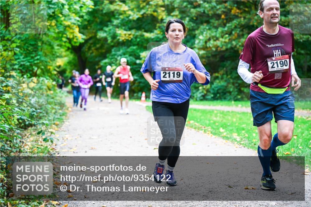 12.10.2025 - Bramfelder Halbmarathon 2025 Dr. Thomas Lammeyer http://msf.ph/oto/9354122 12.10.2025 10:49:16 Laufen 2119, 2190 meine-sportfotos.de