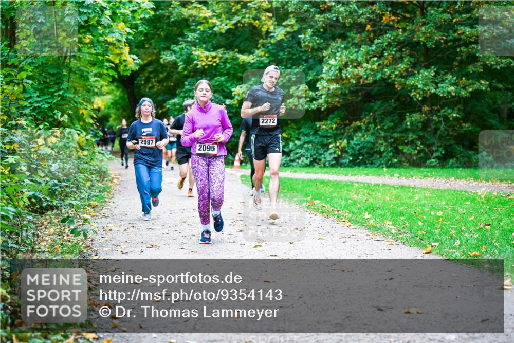 12.10.2025 - Bramfelder Halbmarathon 2025 Dr. Thomas Lammeyer http://msf.ph/oto/9354143 12.10.2025 10:49:21 Laufen 2997, 2095, 2272 meine-sportfotos.de