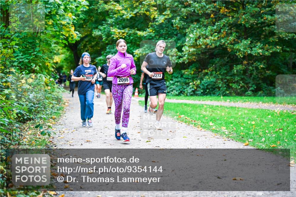 12.10.2025 - Bramfelder Halbmarathon 2025 Dr. Thomas Lammeyer http://msf.ph/oto/9354144 12.10.2025 10:49:21 Laufen 997, 2272, 2095 meine-sportfotos.de