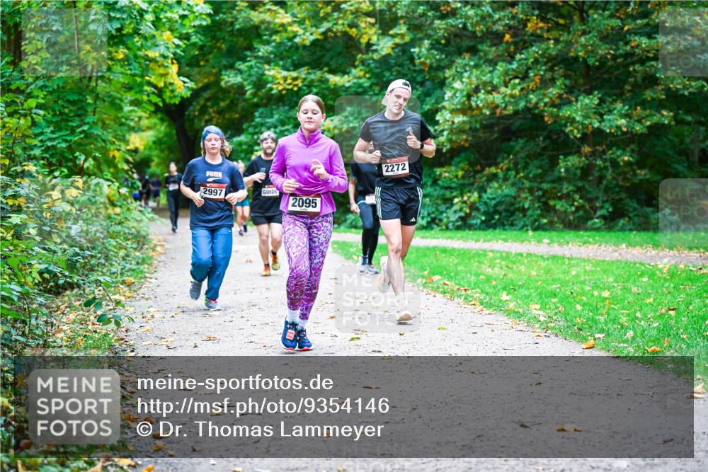 12.10.2025 - Bramfelder Halbmarathon 2025 Dr. Thomas Lammeyer http://msf.ph/oto/9354146 12.10.2025 10:49:21 Laufen 2997, 2272, 2095 meine-sportfotos.de