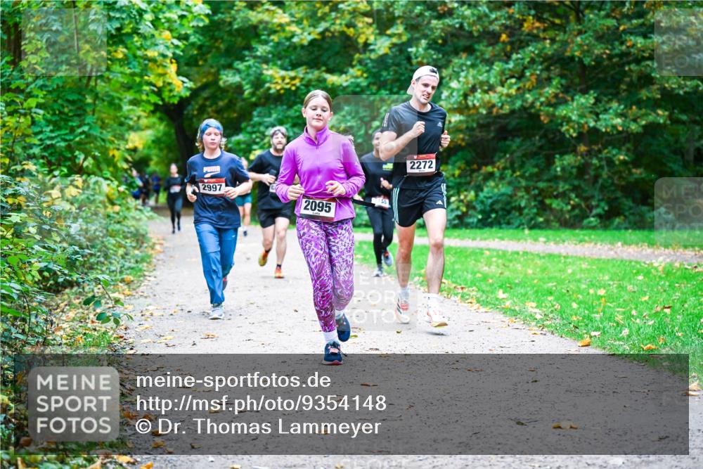 12.10.2025 - Bramfelder Halbmarathon 2025 Dr. Thomas Lammeyer http://msf.ph/oto/9354148 12.10.2025 10:49:22 Laufen 2997, 2095, 2272 meine-sportfotos.de