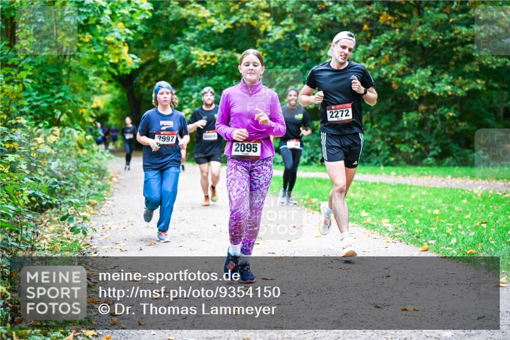 12.10.2025 - Bramfelder Halbmarathon 2025 Dr. Thomas Lammeyer http://msf.ph/oto/9354150 12.10.2025 10:49:22 Laufen 3997, 2095, 2272 meine-sportfotos.de