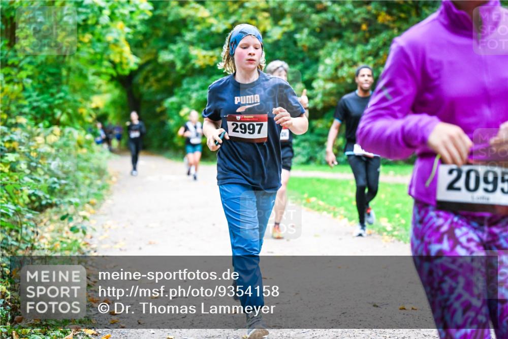 12.10.2025 - Bramfelder Halbmarathon 2025 Dr. Thomas Lammeyer http://msf.ph/oto/9354158 12.10.2025 10:49:24 Laufen 2997, 2095 meine-sportfotos.de
