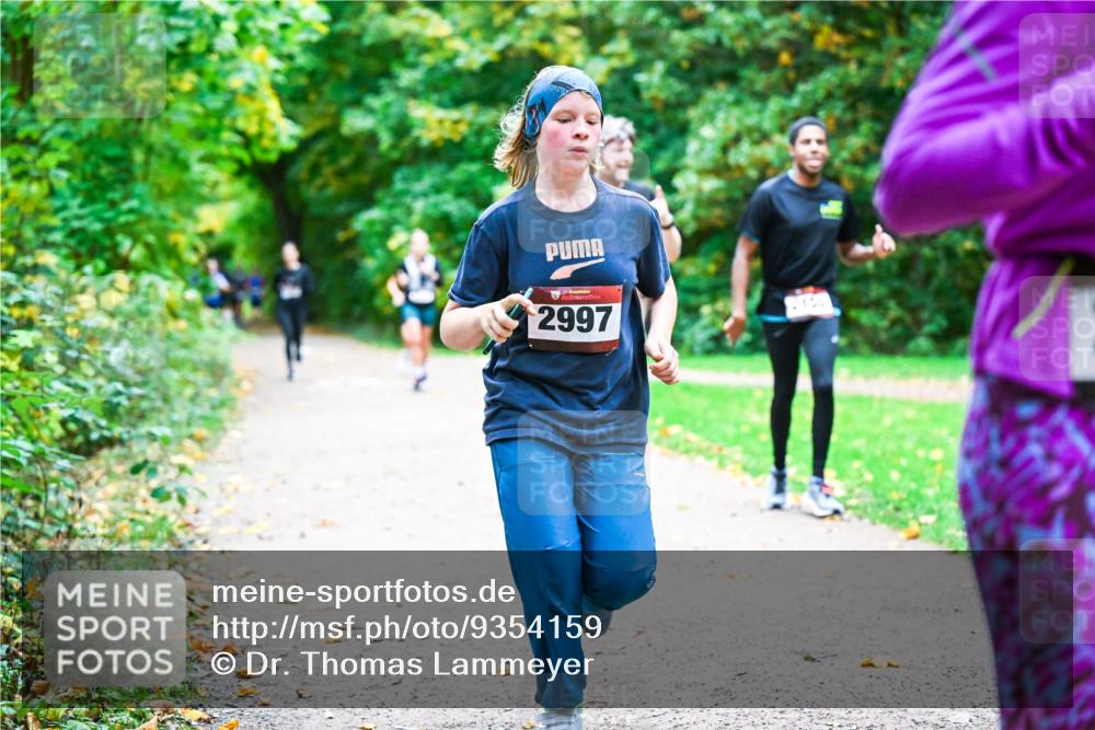 12.10.2025 - Bramfelder Halbmarathon 2025 Dr. Thomas Lammeyer http://msf.ph/oto/9354159 12.10.2025 10:49:24 Laufen 2997 meine-sportfotos.de