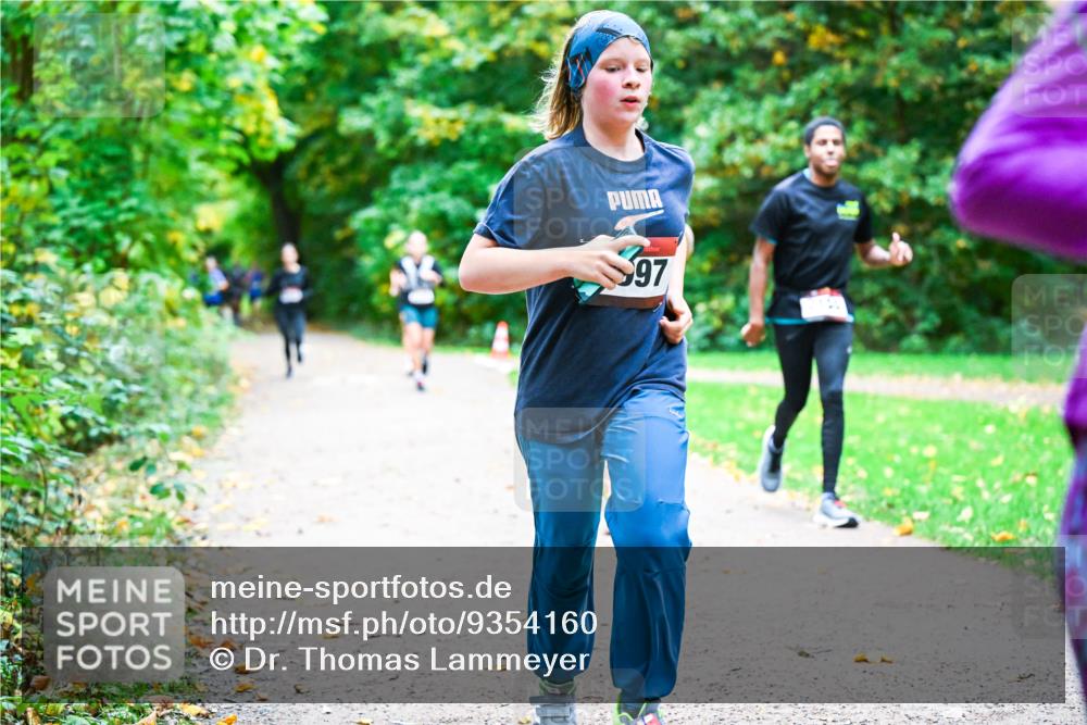 12.10.2025 - Bramfelder Halbmarathon 2025 Dr. Thomas Lammeyer http://msf.ph/oto/9354160 12.10.2025 10:49:24 Laufen 97 meine-sportfotos.de