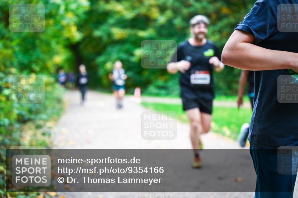 12.10.2025 - Bramfelder Halbmarathon 2025 Dr. Thomas Lammeyer http://msf.ph/oto/9354166 12.10.2025 10:49:25 Laufen  meine-sportfotos.de