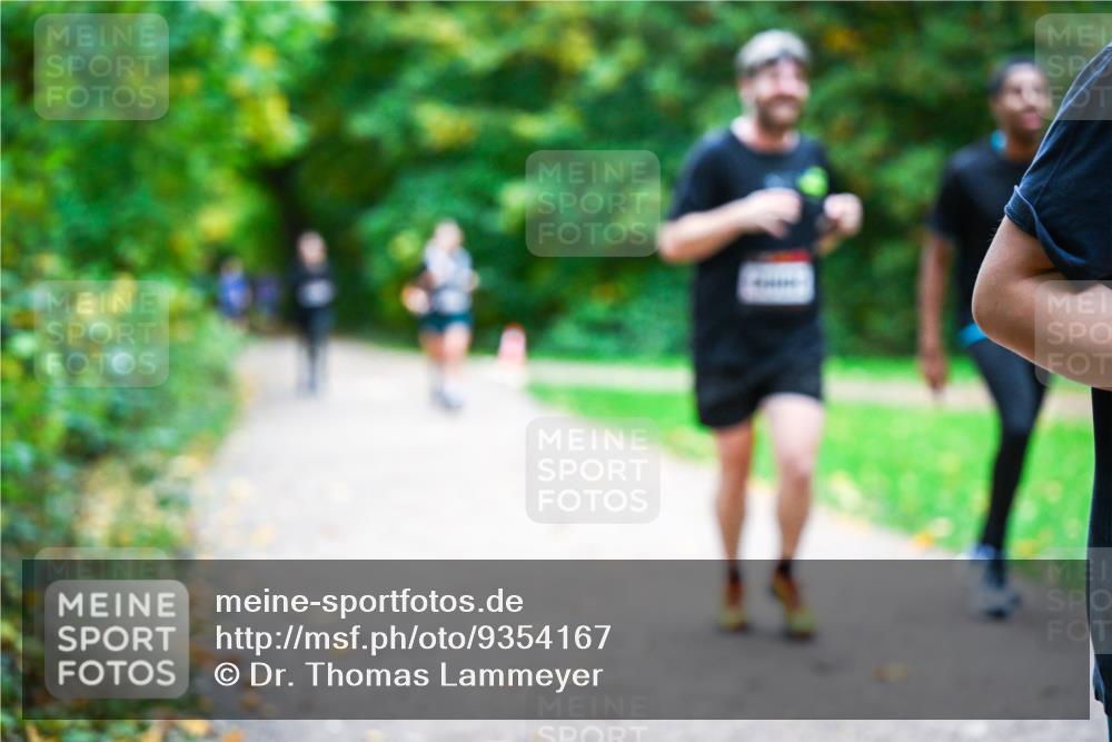 12.10.2025 - Bramfelder Halbmarathon 2025 Dr. Thomas Lammeyer http://msf.ph/oto/9354167 12.10.2025 10:49:25 Laufen  meine-sportfotos.de