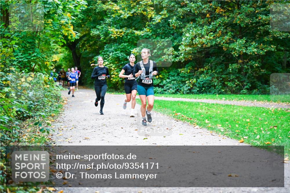 12.10.2025 - Bramfelder Halbmarathon 2025 Dr. Thomas Lammeyer http://msf.ph/oto/9354171 12.10.2025 10:49:27 Laufen 2050, 2724 meine-sportfotos.de
