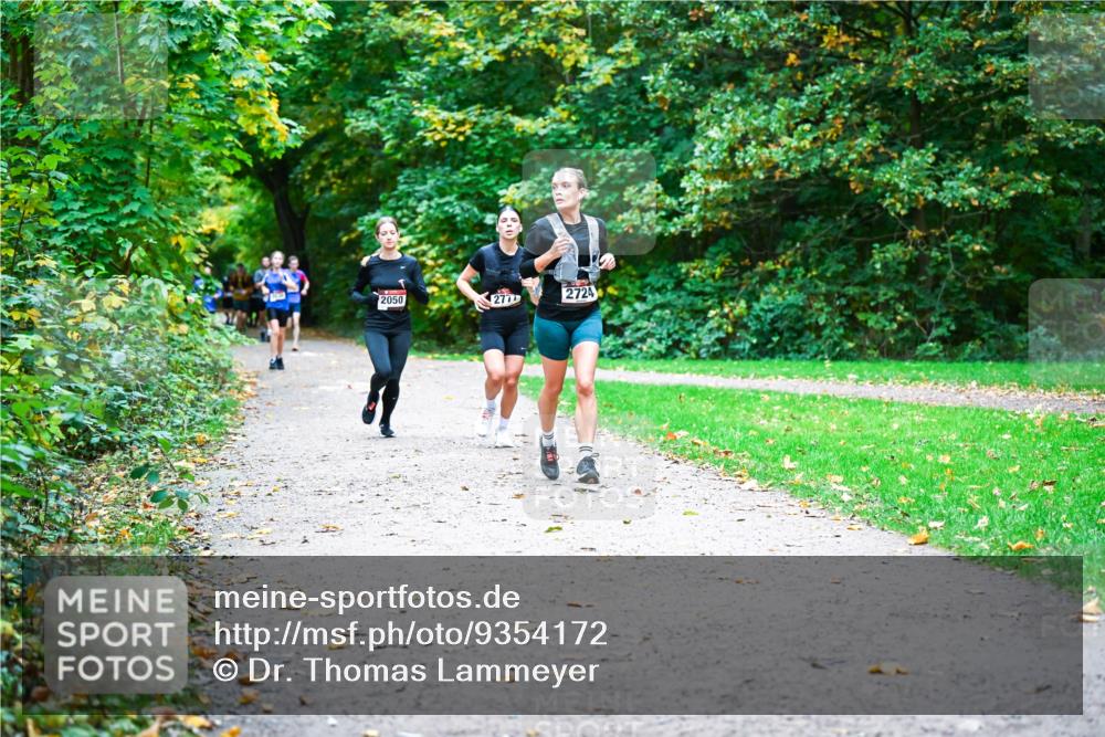12.10.2025 - Bramfelder Halbmarathon 2025 Dr. Thomas Lammeyer http://msf.ph/oto/9354172 12.10.2025 10:49:28 Laufen 2050, 277, 2724 meine-sportfotos.de